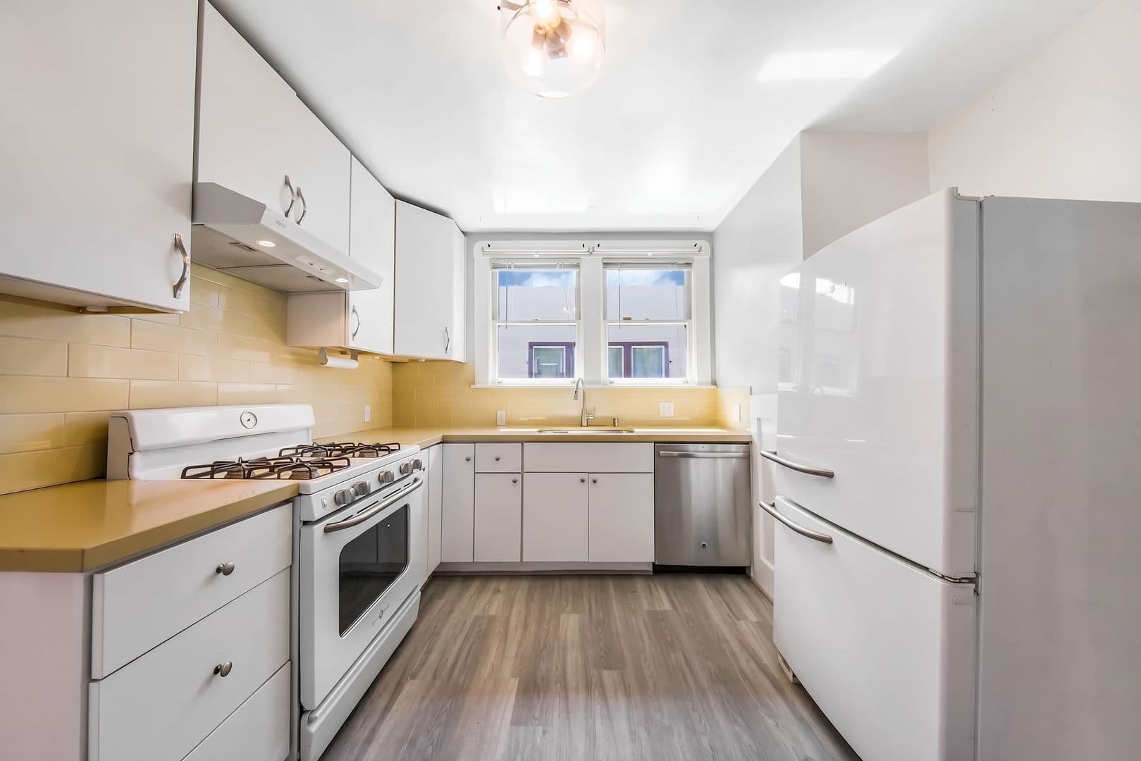 Oakland House: 2215 57th Ave
