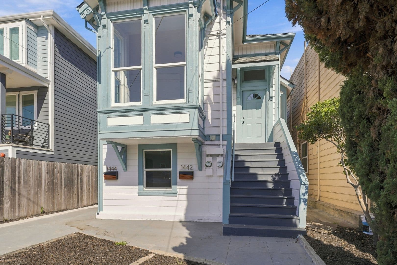 Oakland Apartment: 1444 16th St