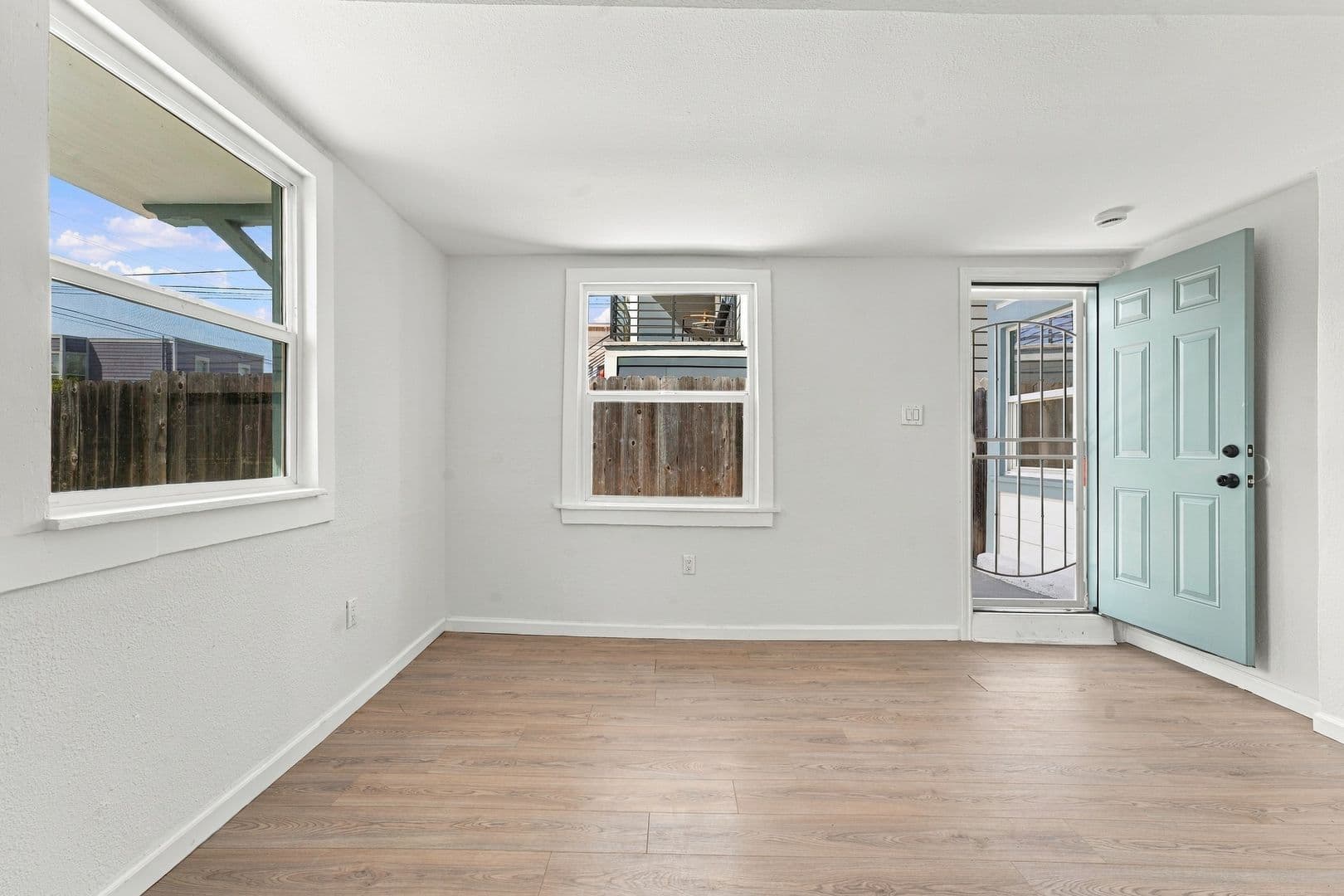 Oakland Apartment: 1444 16th St
