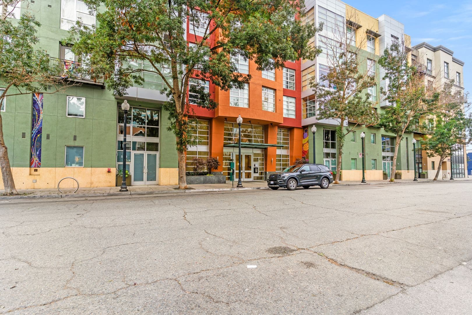 Oakland House: 585 9th St