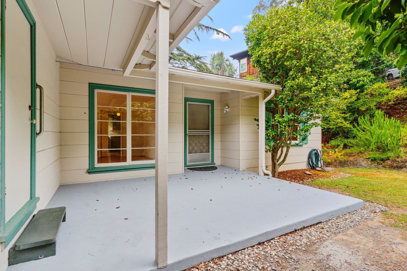 Oakland House: 6857 Armour Dr
