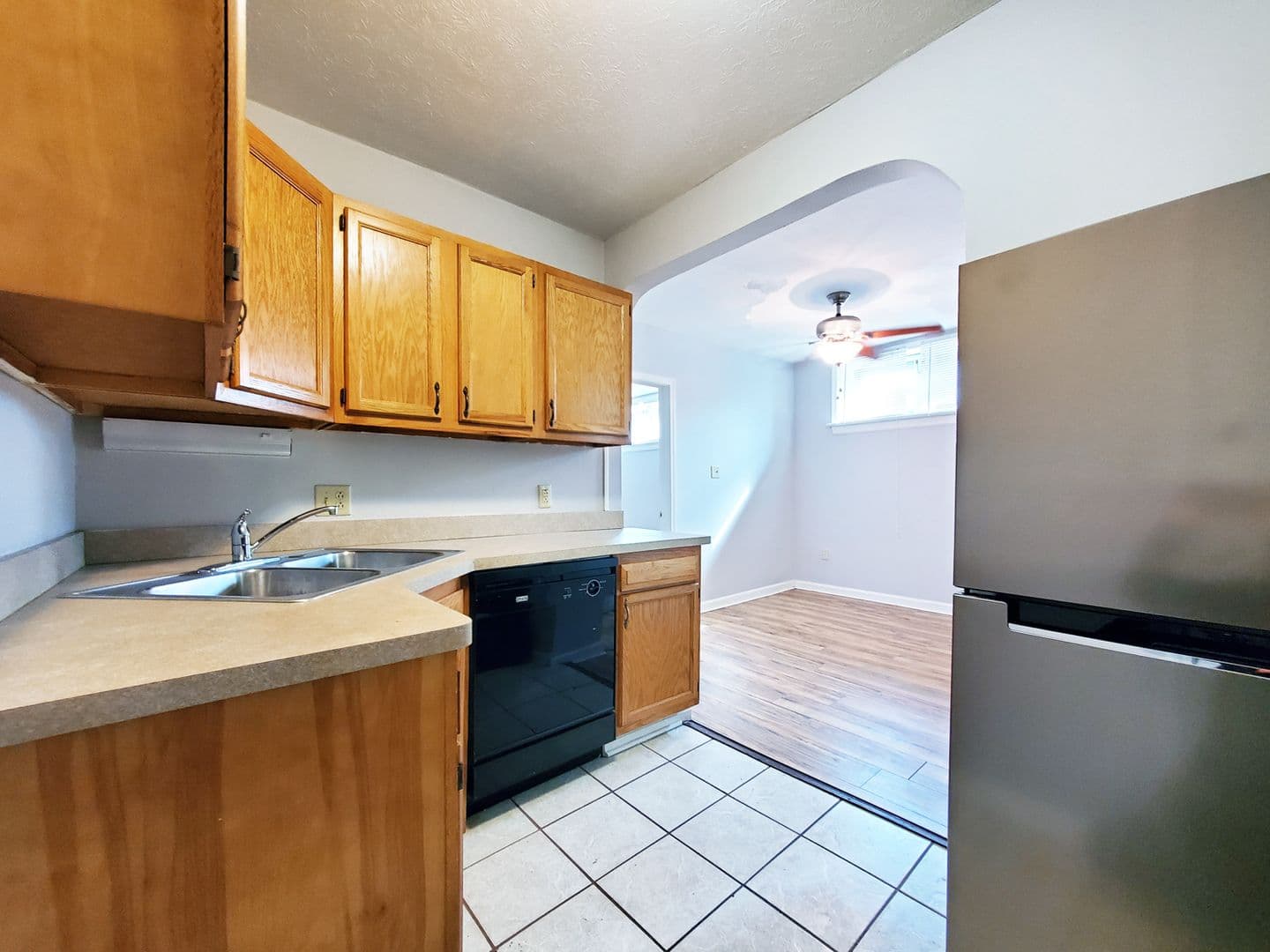 Cleveland Heights Apartment: 2027 Lee Road