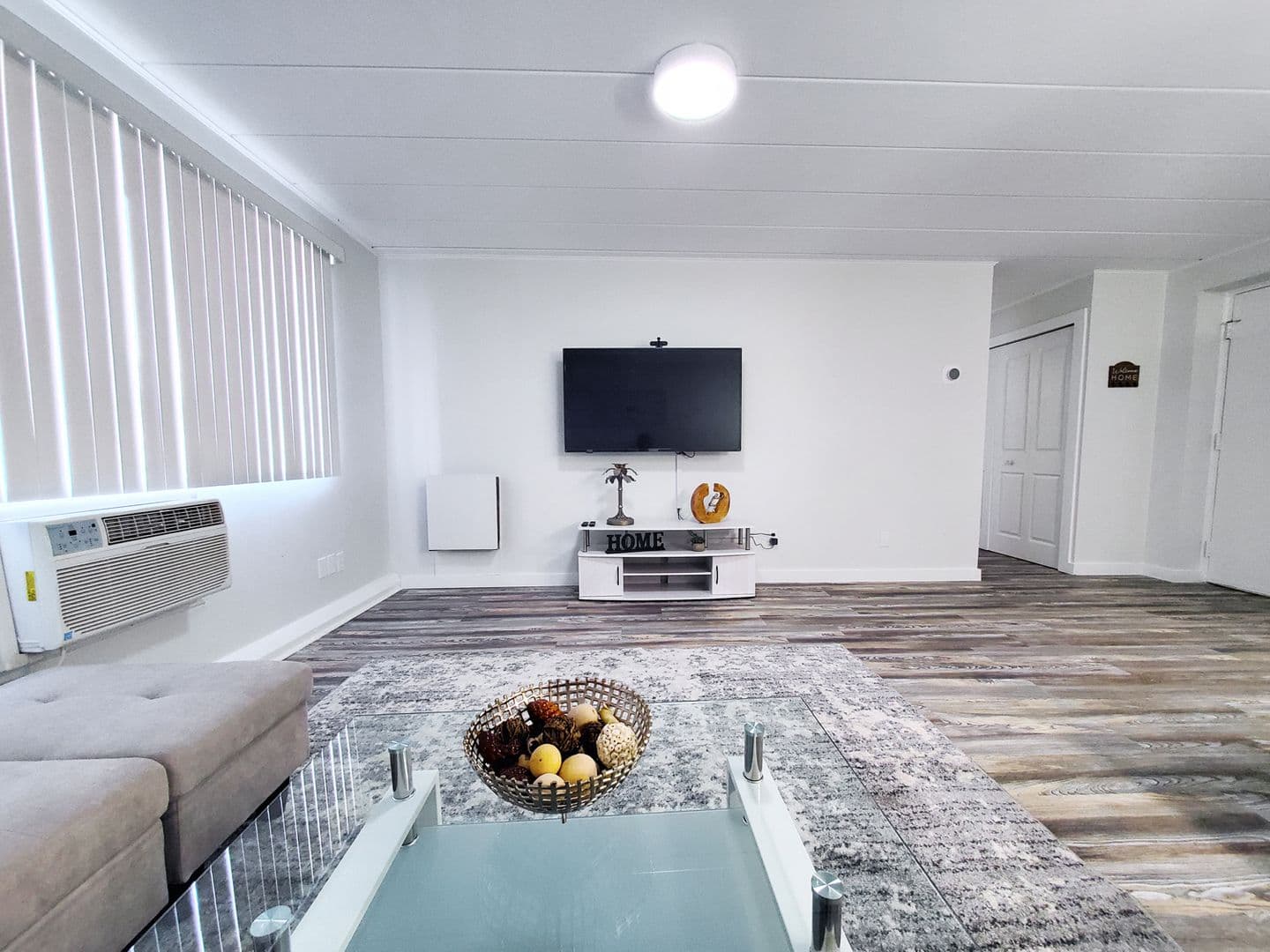Cleveland Apartment: 15500 Lakeshore Boulevard