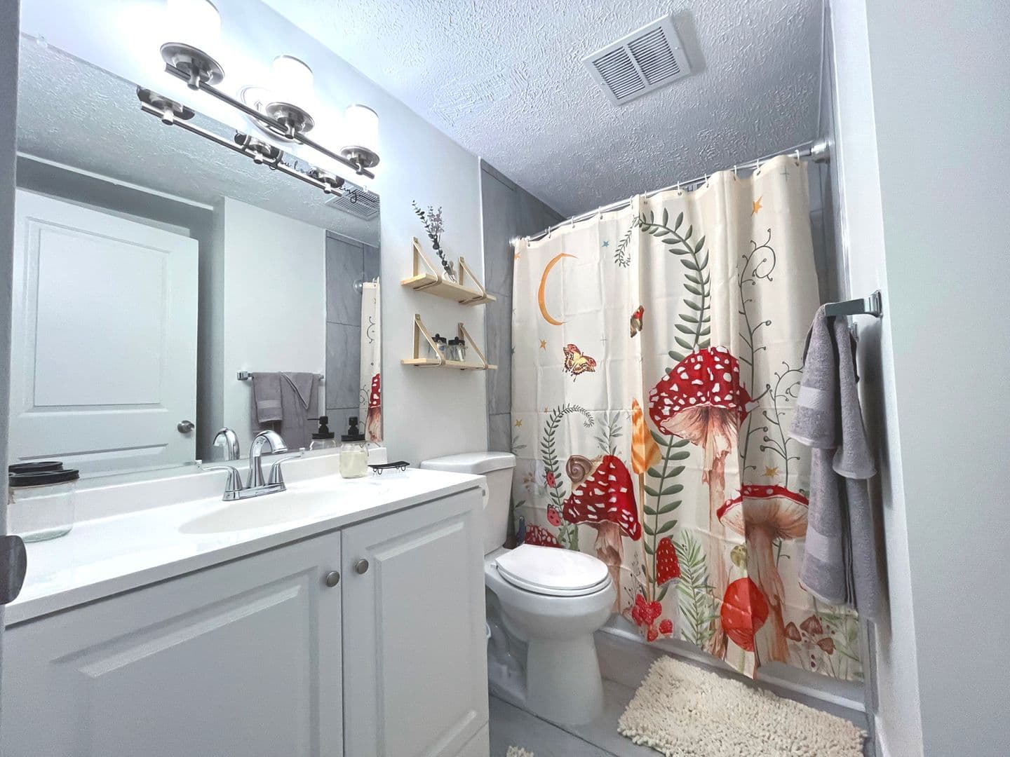 Columbus Apartment: 2048 Pine Needle Ct