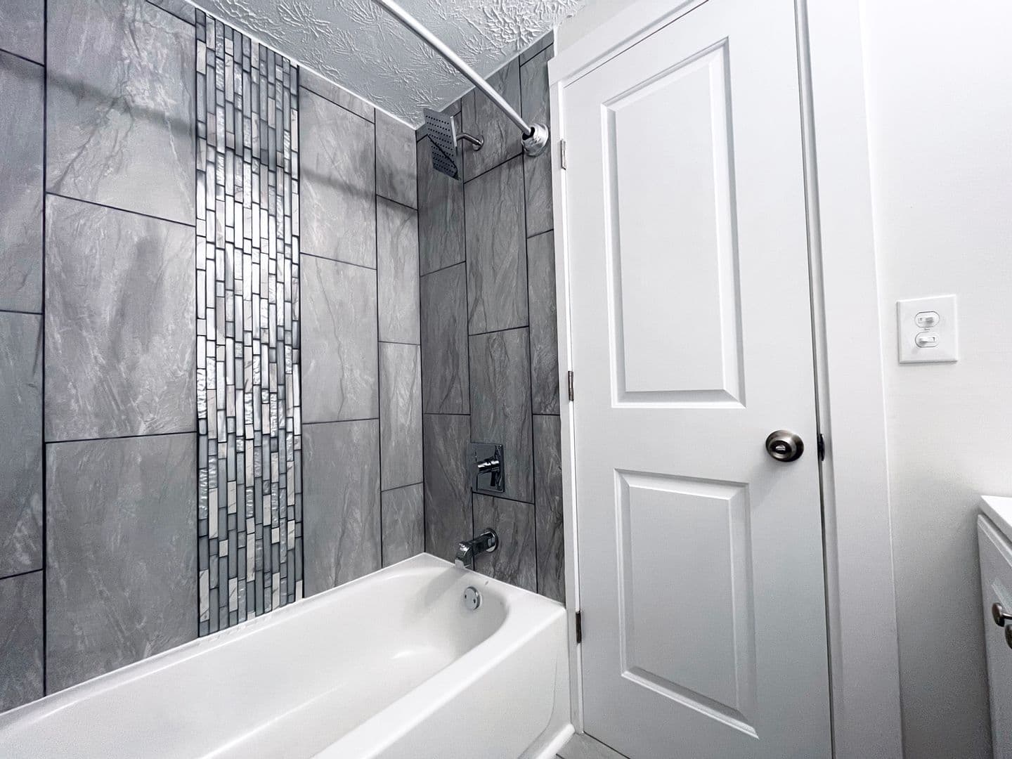 Columbus Apartment: 2048 Pine Needle Ct