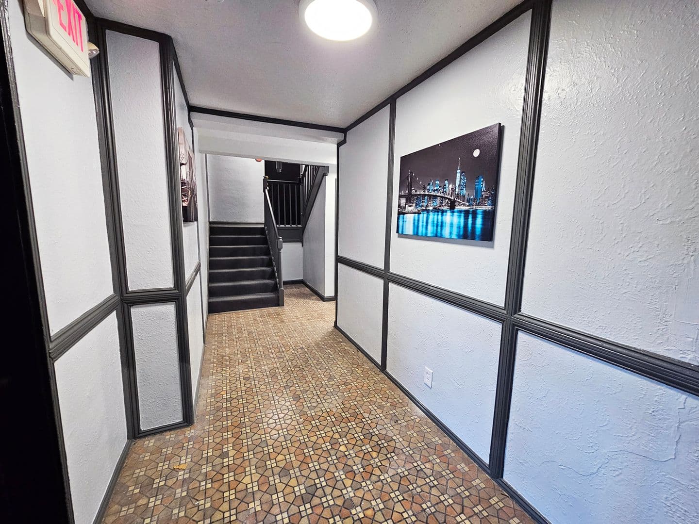 Shaker Heights Apartment: 2809 Van Aken Boulevard
