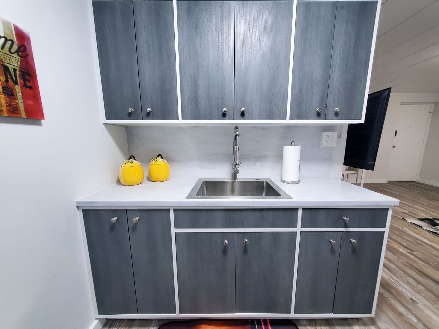 Cleveland Apartment: 15500 Lakeshore Boulevard