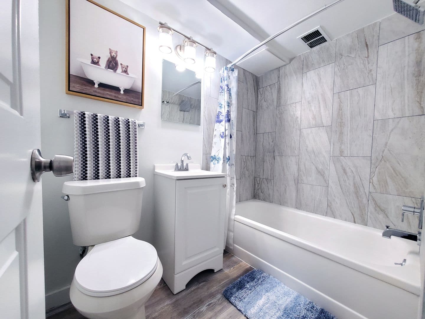 Cleveland Apartment: 15500 Lakeshore Boulevard