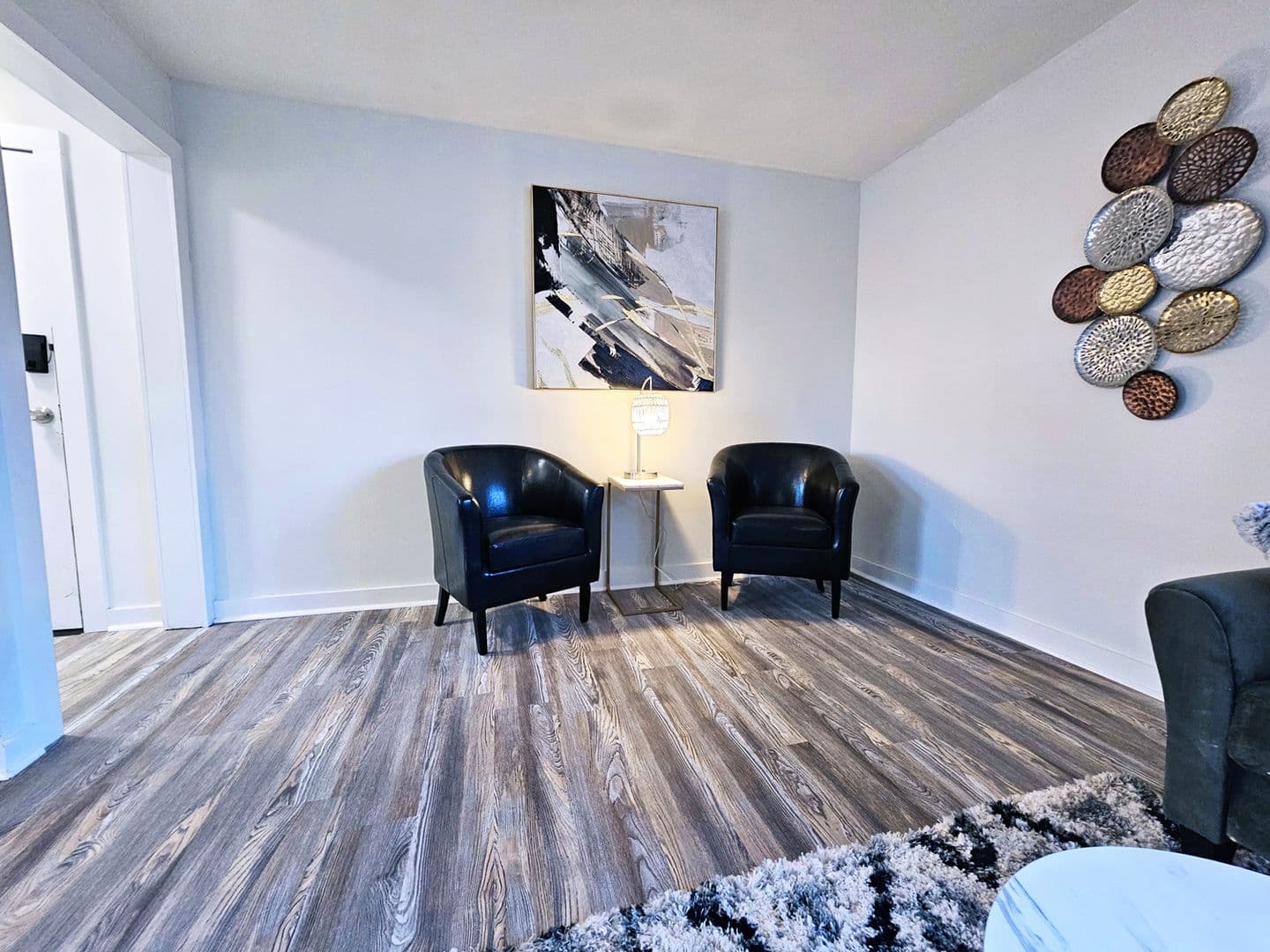 Shaker Heights Apartment: 2809 Van Aken Boulevard