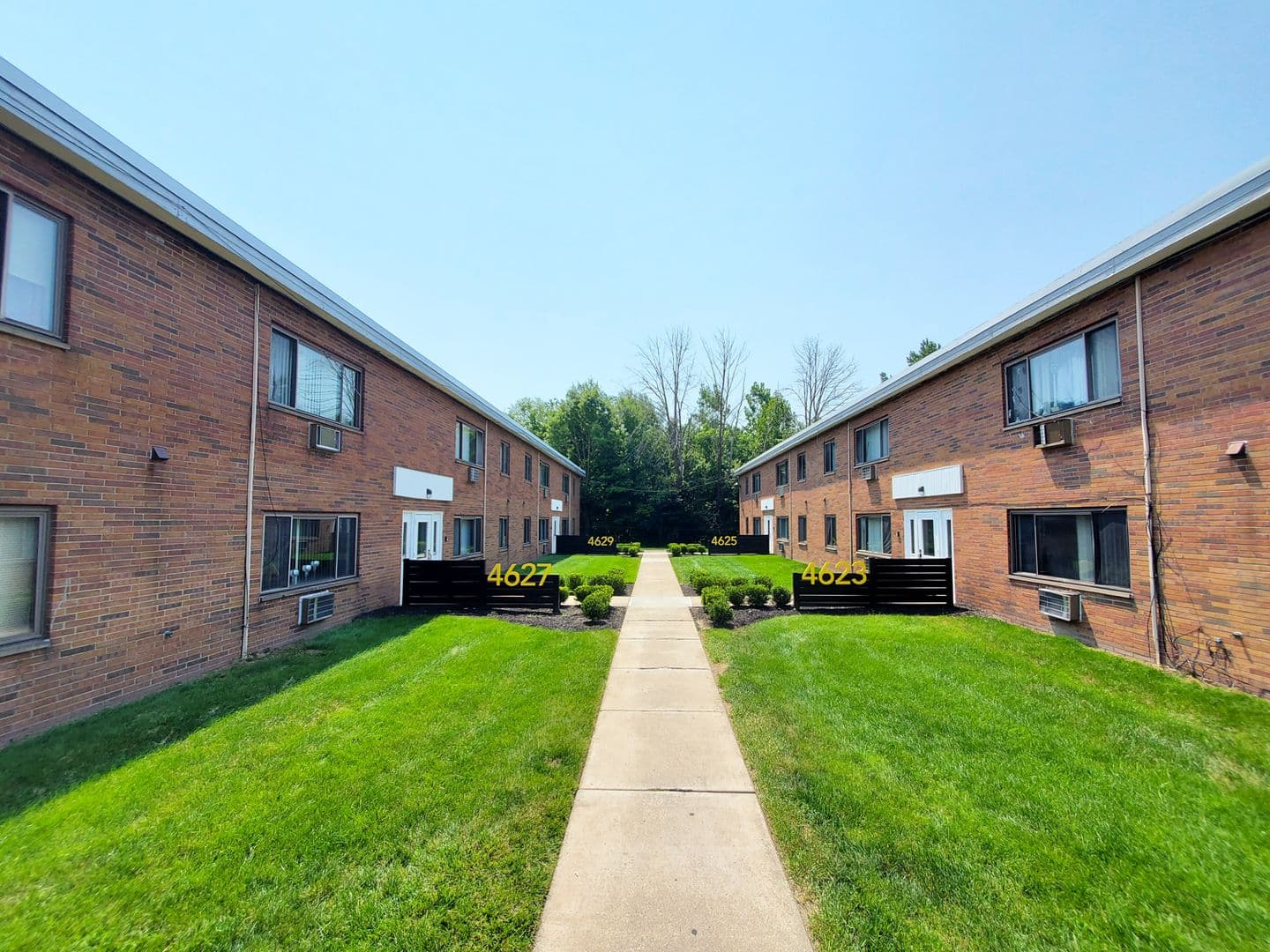 Garfield Heights Apartment: 4605-4639 E. 131st Street