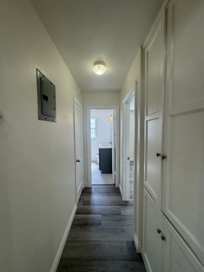 Alhambra, Condo: 221 S Bushnell Ave,