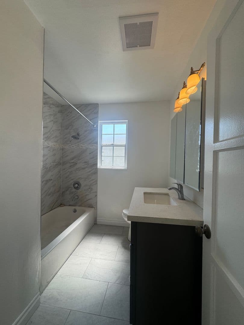 Alhambra, Condo: 221 S Bushnell Ave,