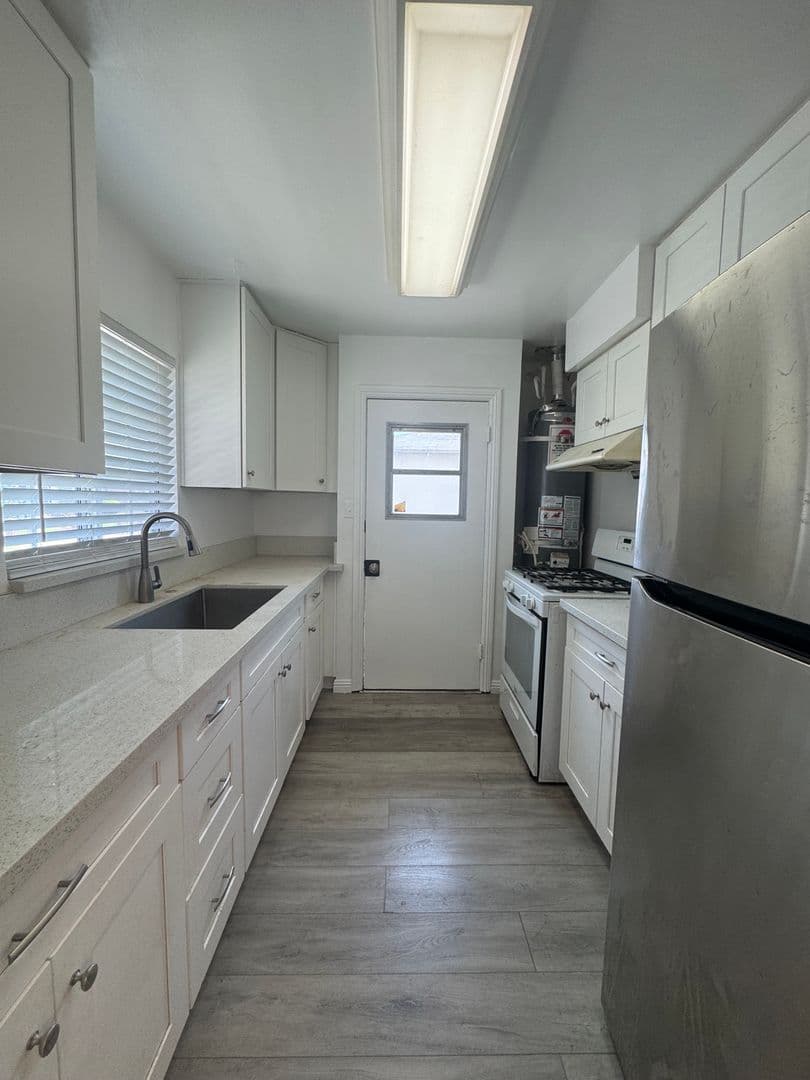 Alhambra, Condo: 221 S Bushnell Ave,