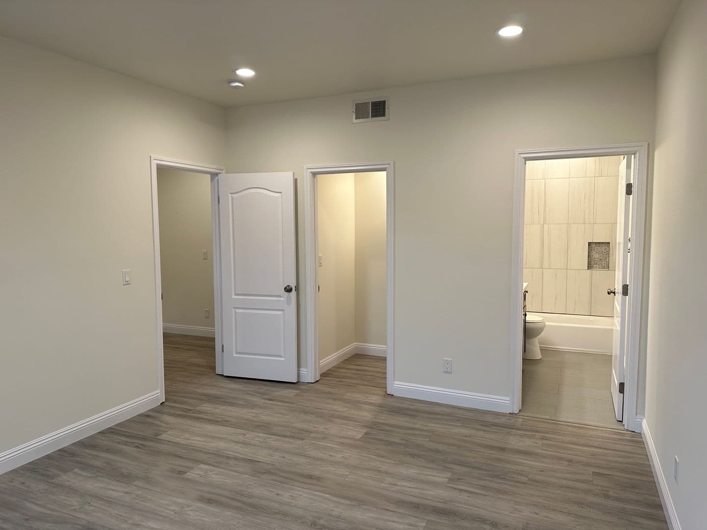 Arcadia Condo: 23 Christina St