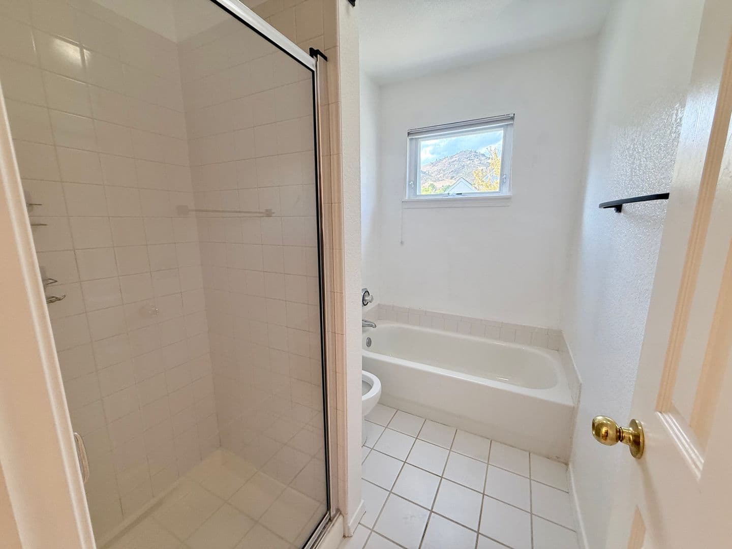 Golden House: 537 Canyon View Dr