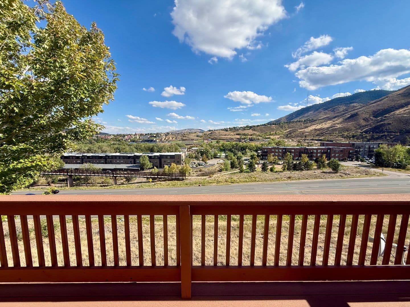 Golden House: 537 Canyon View Dr