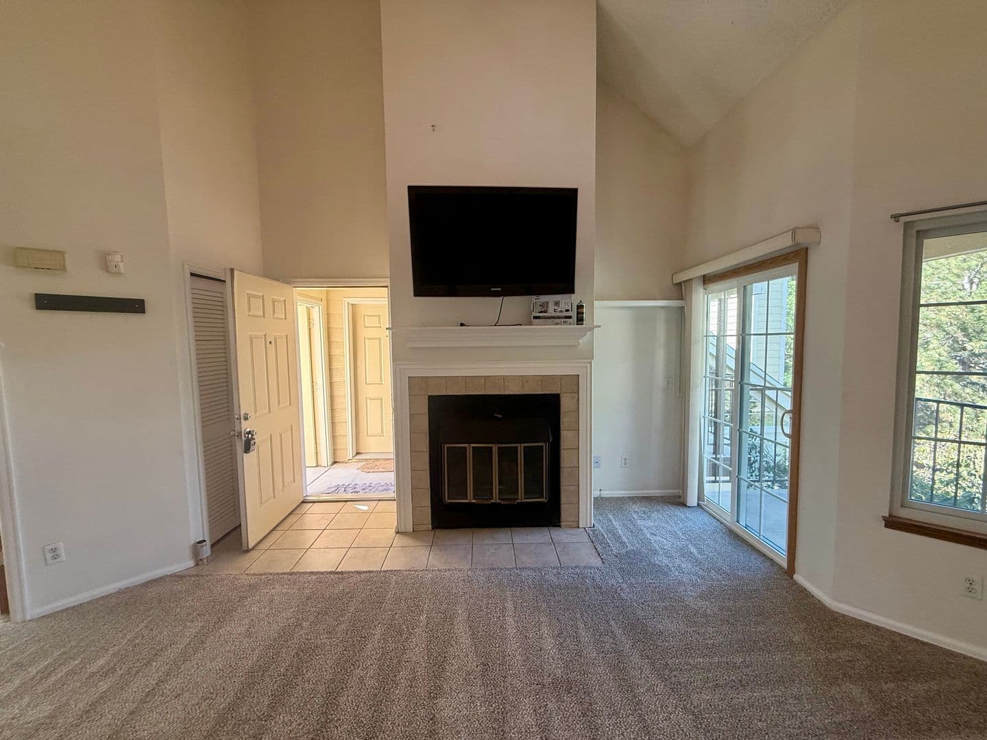 Aurora House: 13751 E Lehigh Avenue