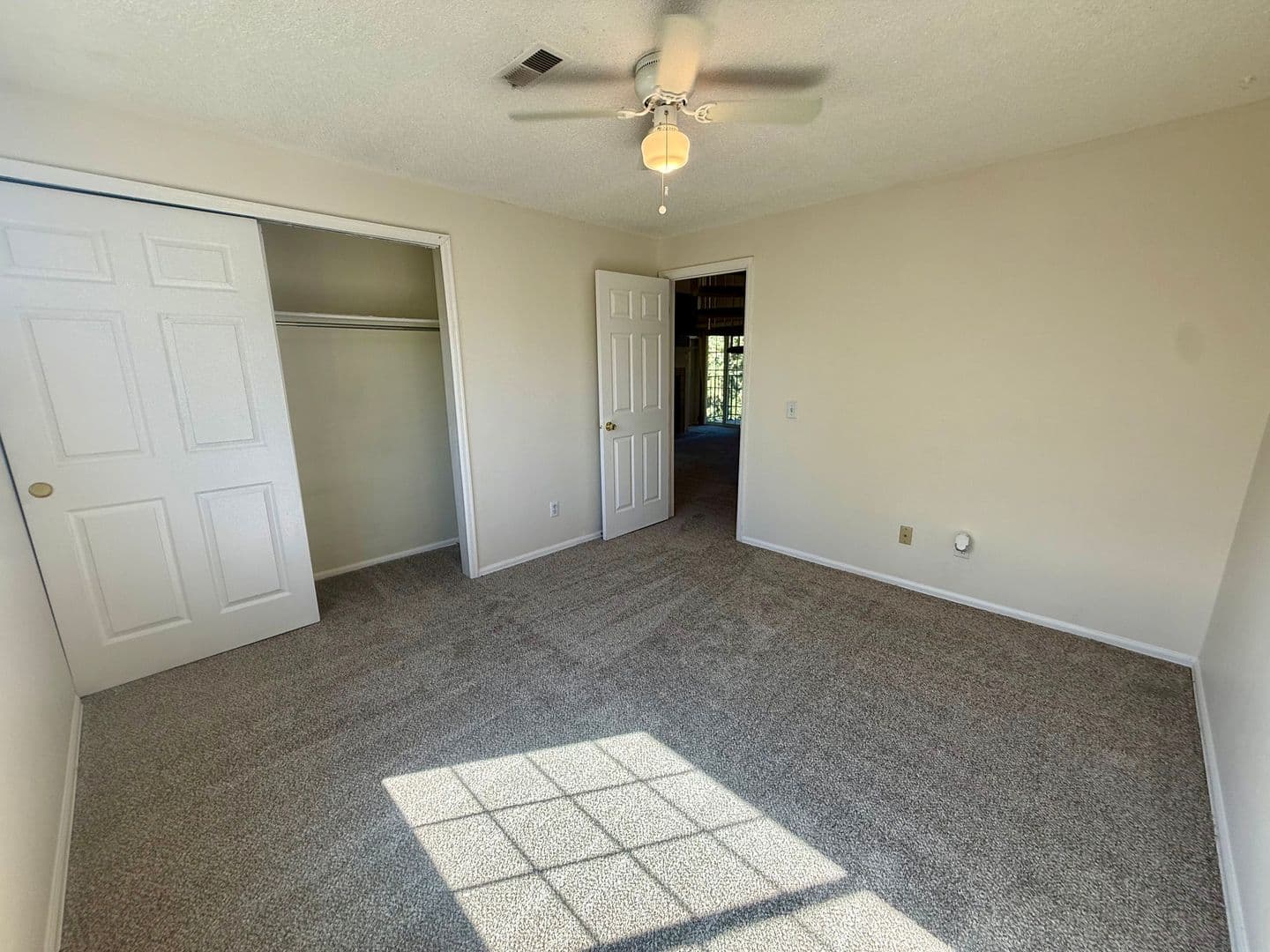 Aurora House: 13751 E Lehigh Avenue