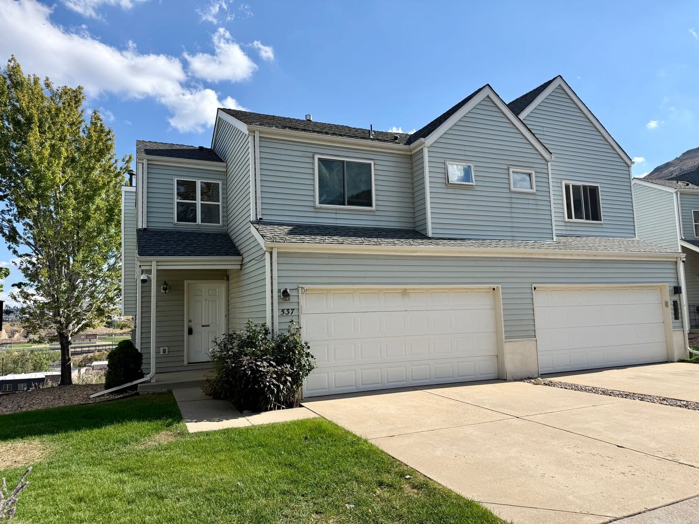 Golden House: 537 Canyon View Dr