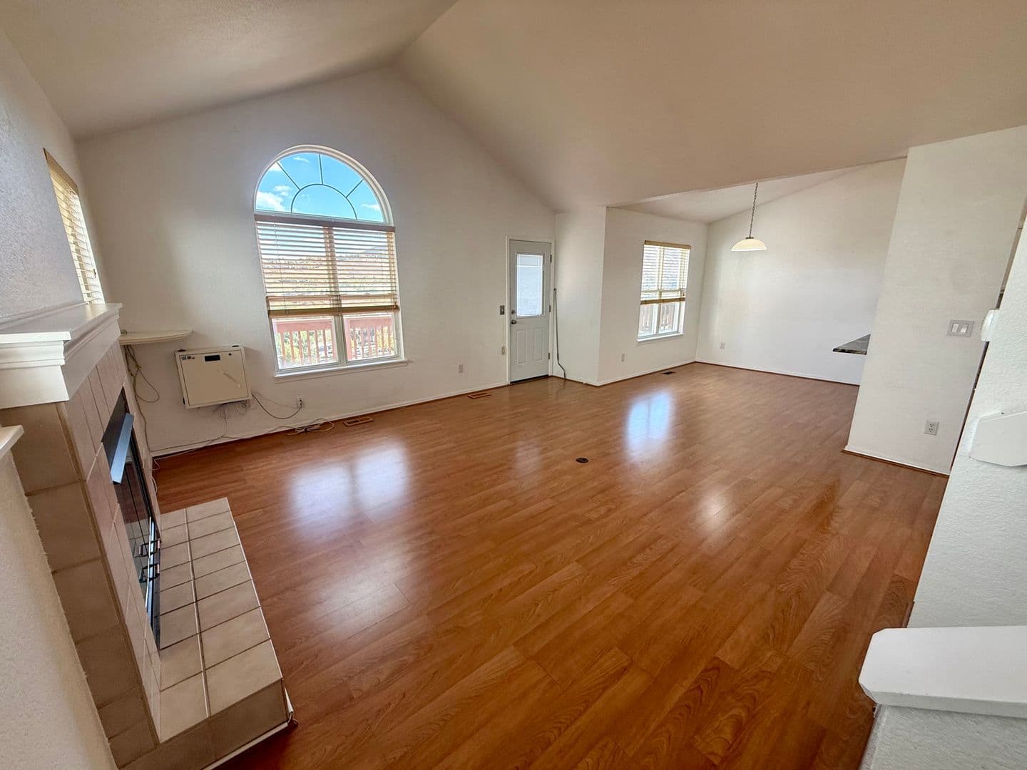 Golden House: 537 Canyon View Dr