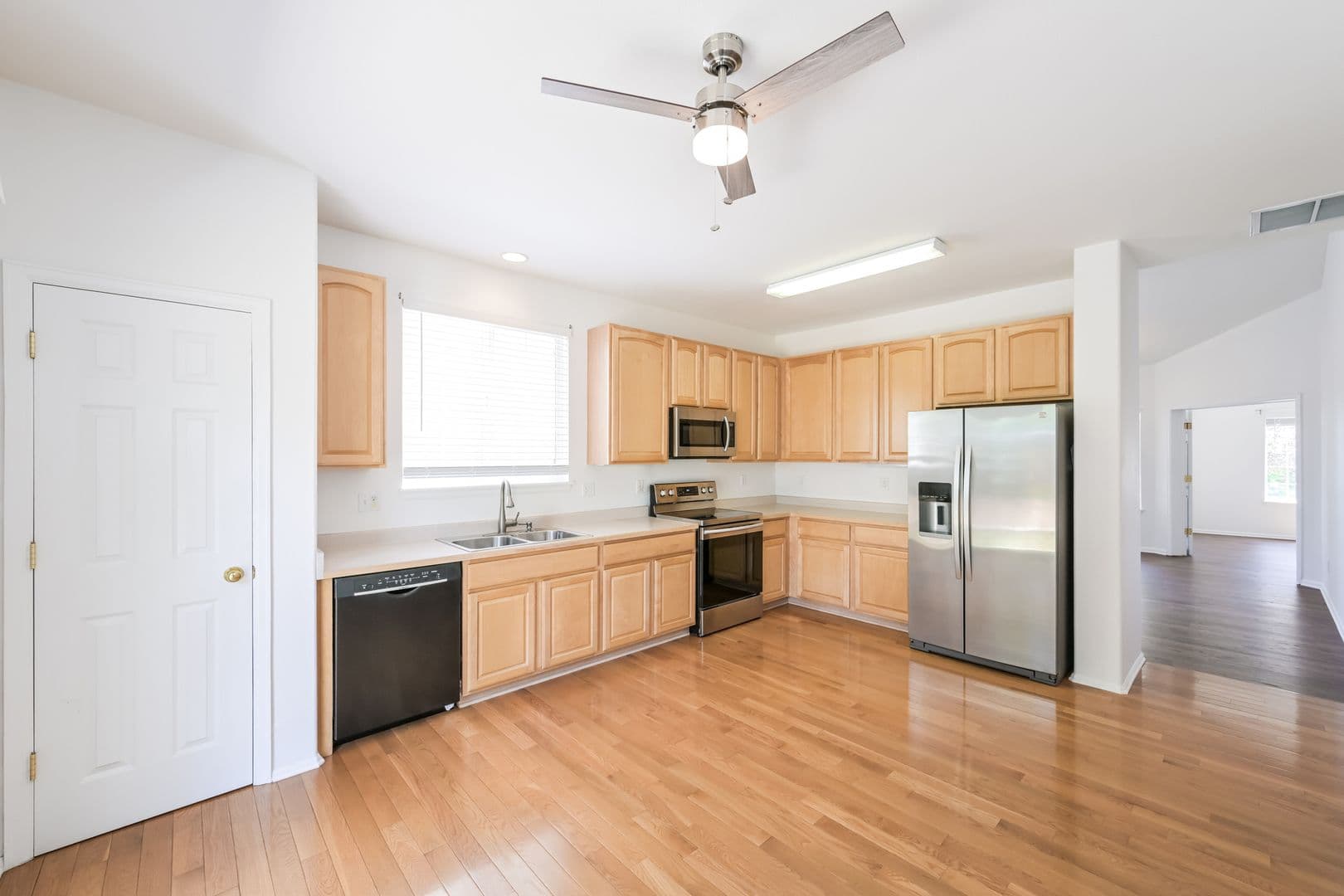 Aurora House: 18512 E Harvard Dr