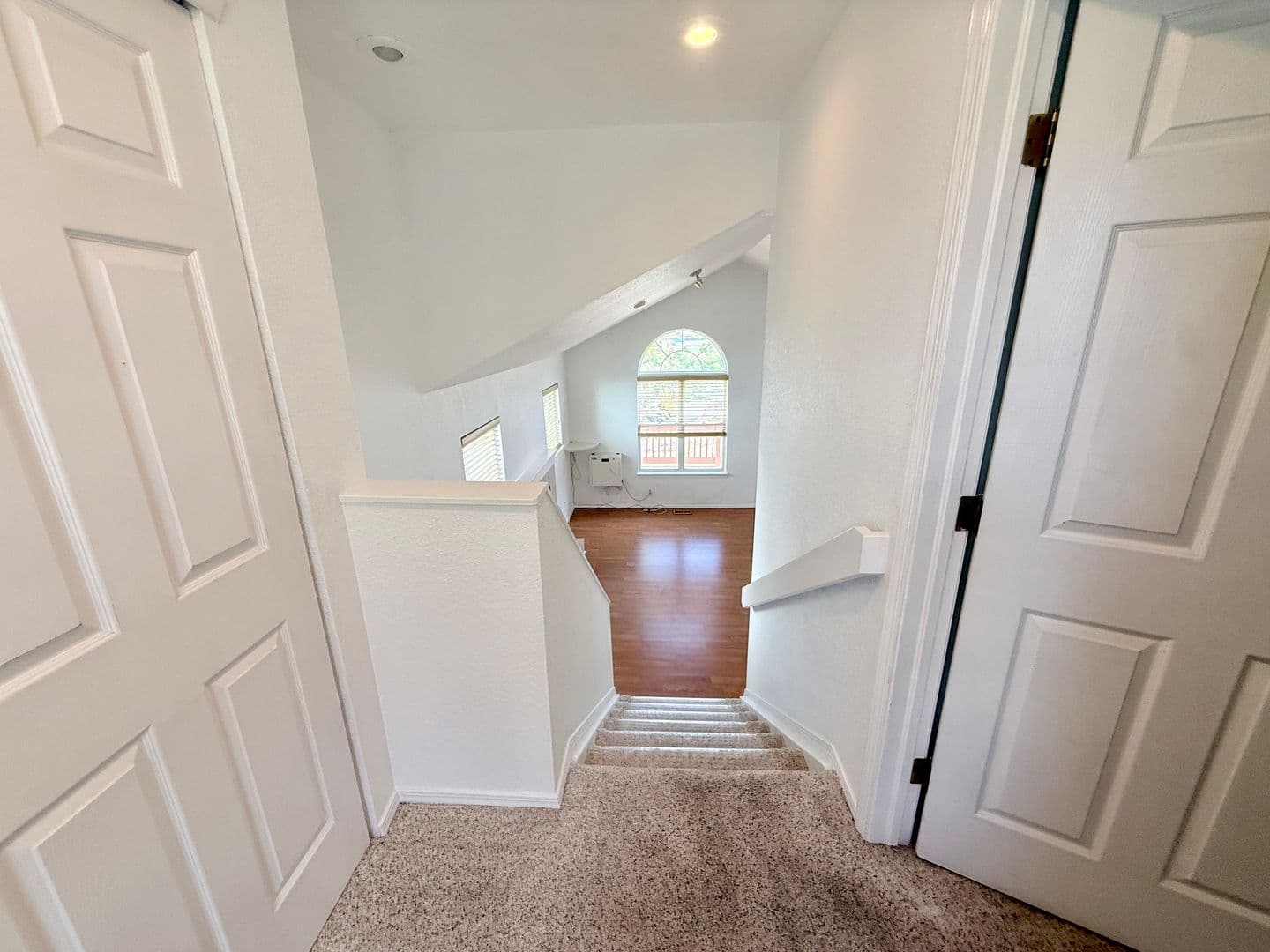 Golden House: 537 Canyon View Dr