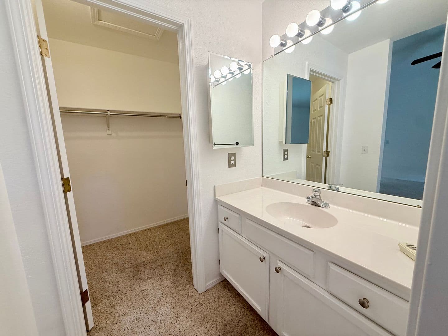 Golden House: 537 Canyon View Dr