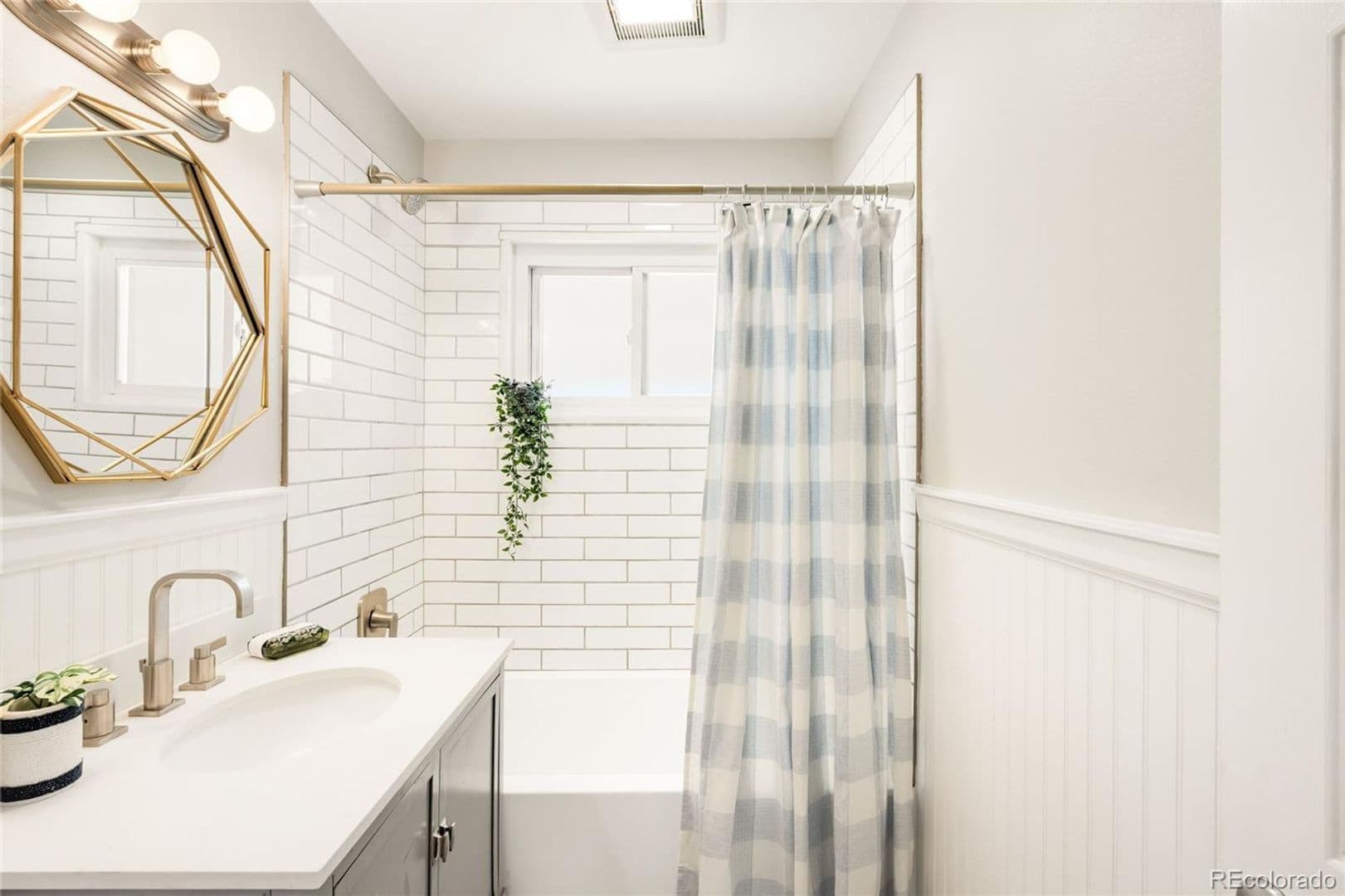 Denver House: 2438 S Perry St