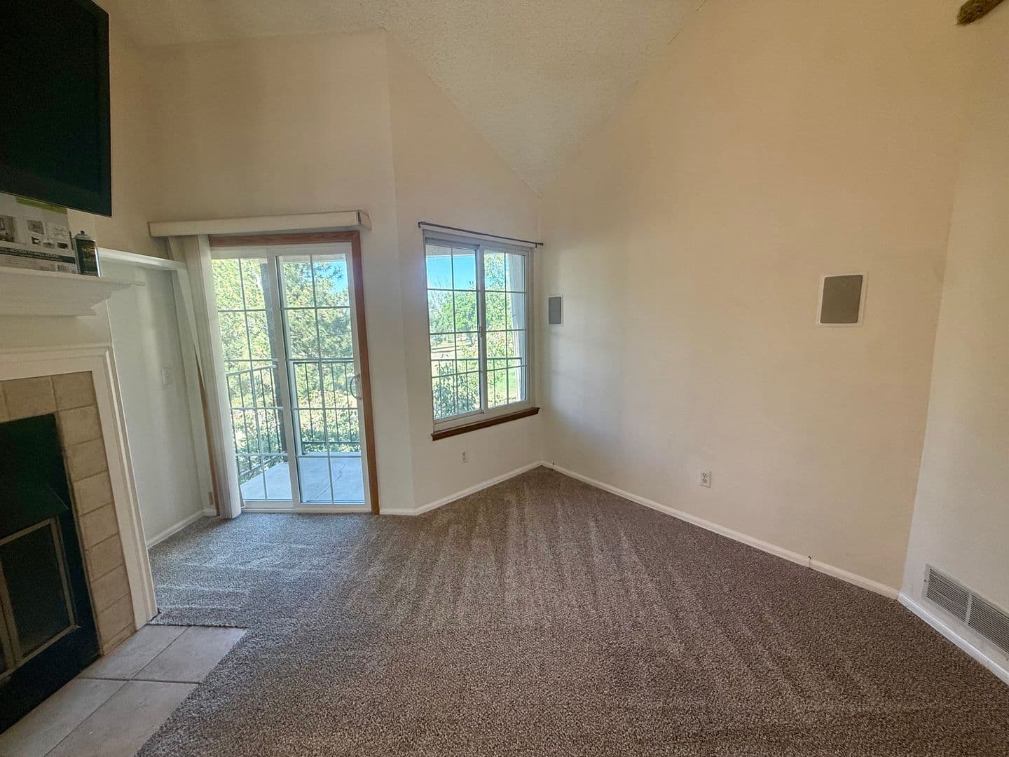 Aurora House: 13751 E Lehigh Avenue