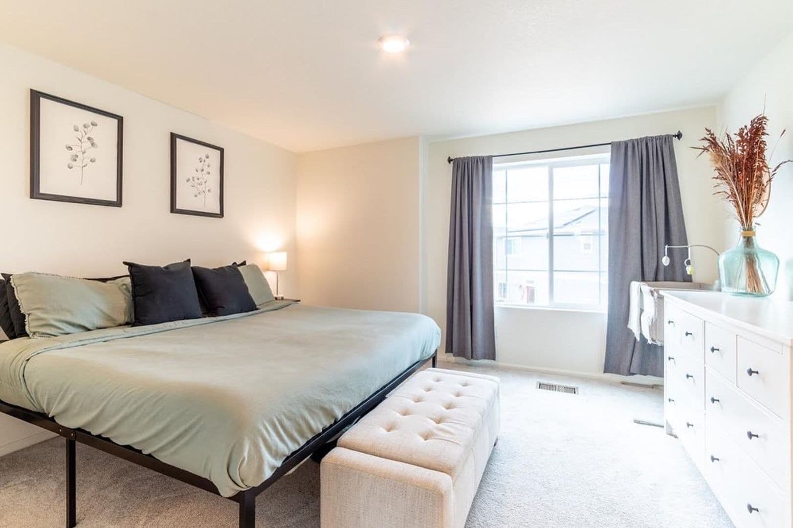Aurora House: 262 S Old Hammer Ct