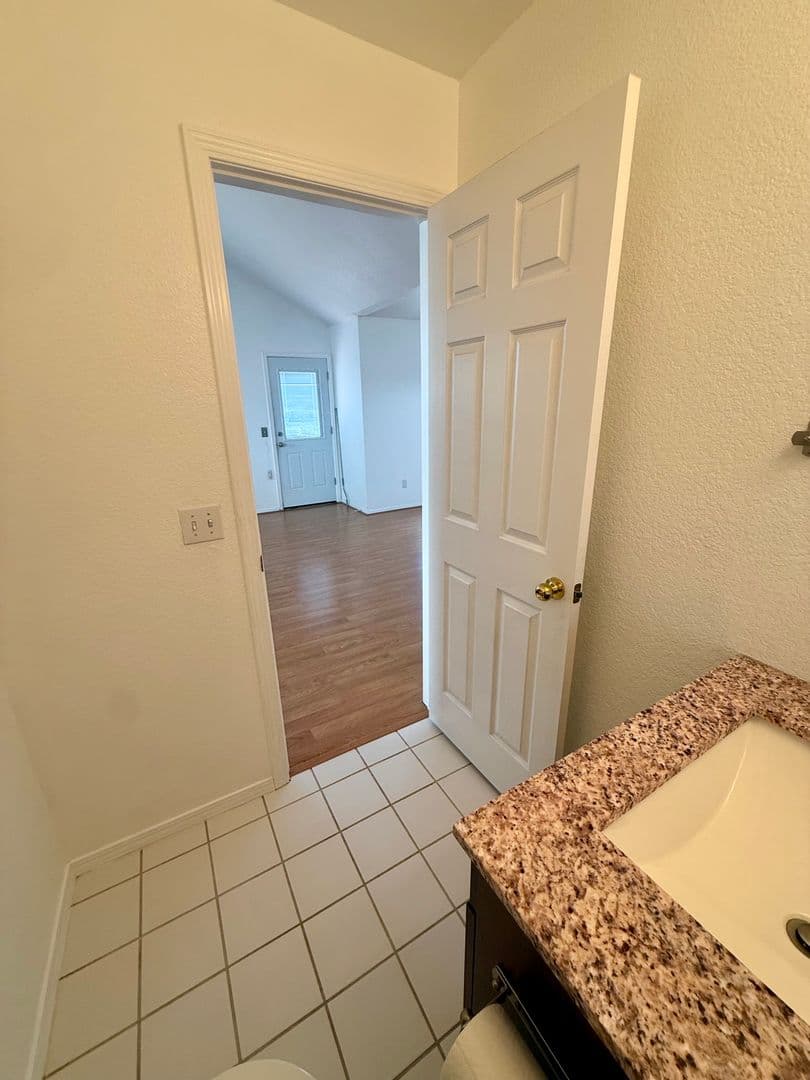 Golden House: 537 Canyon View Dr