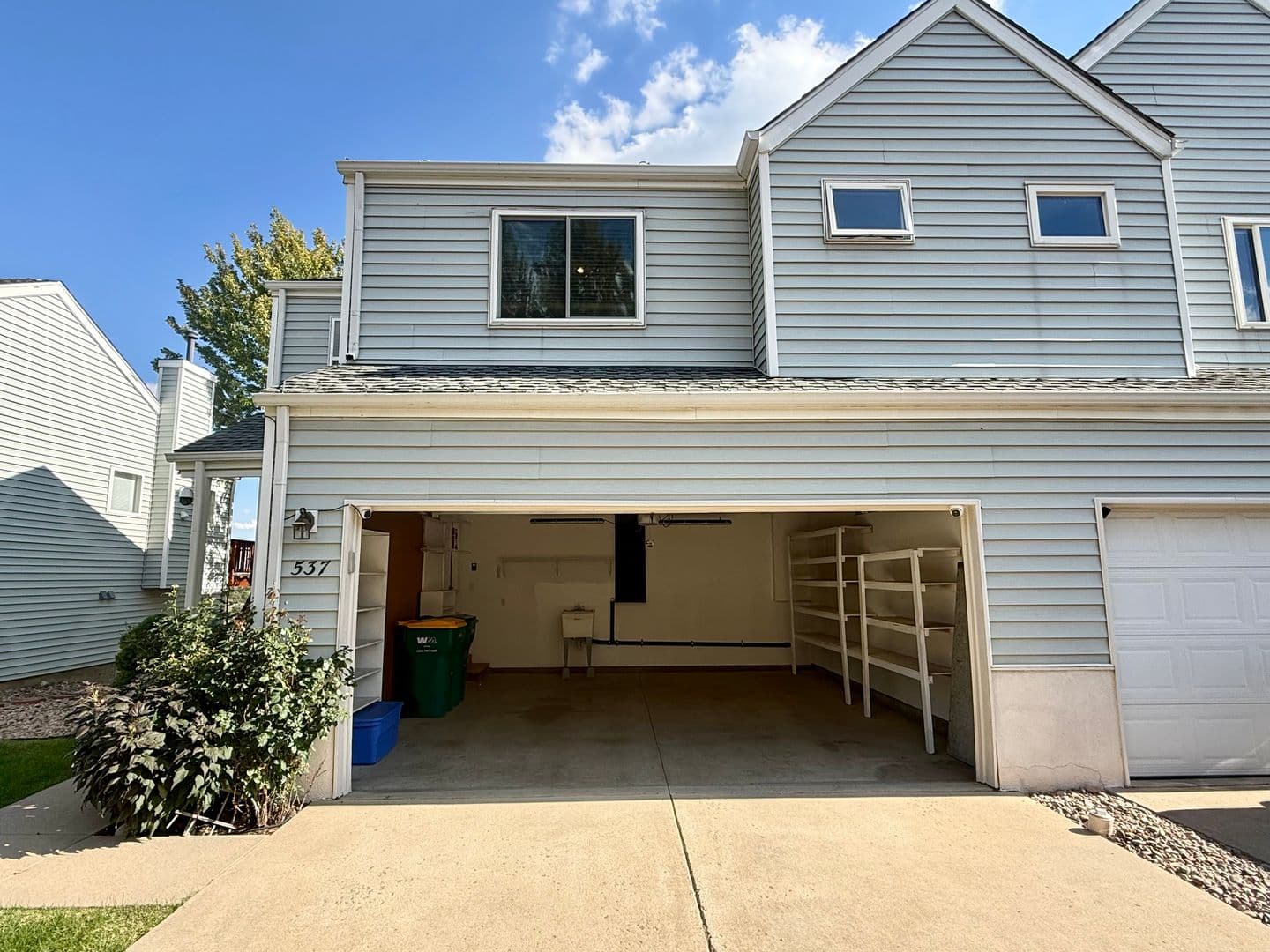 Golden House: 537 Canyon View Dr