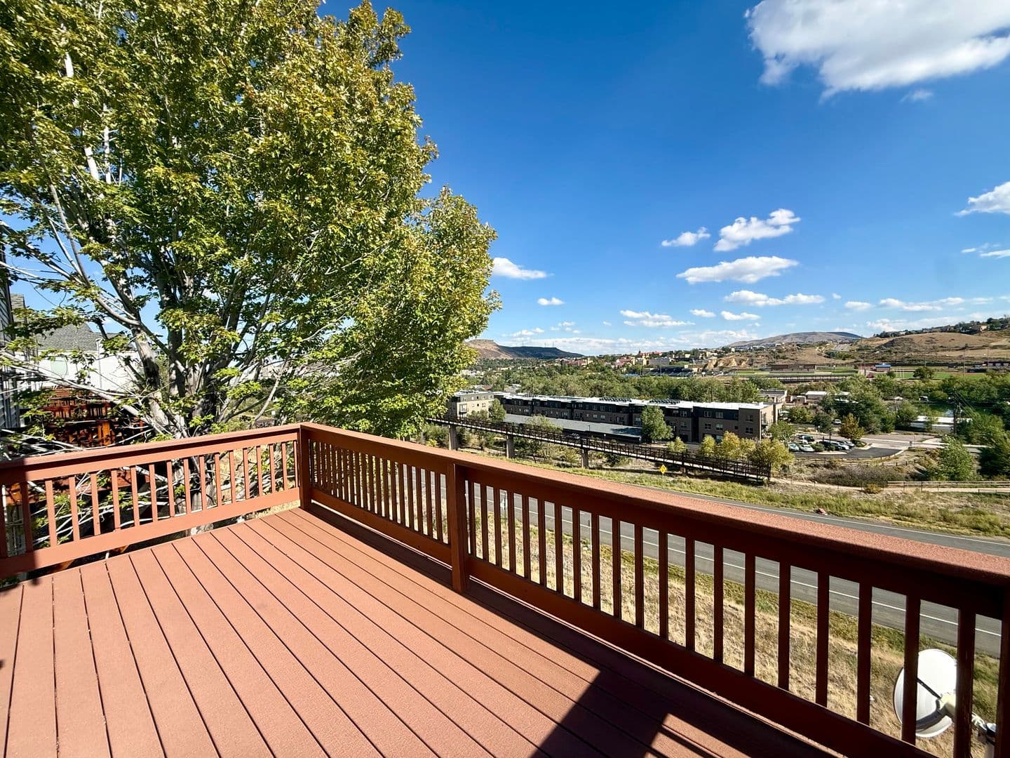 Golden House: 537 Canyon View Dr