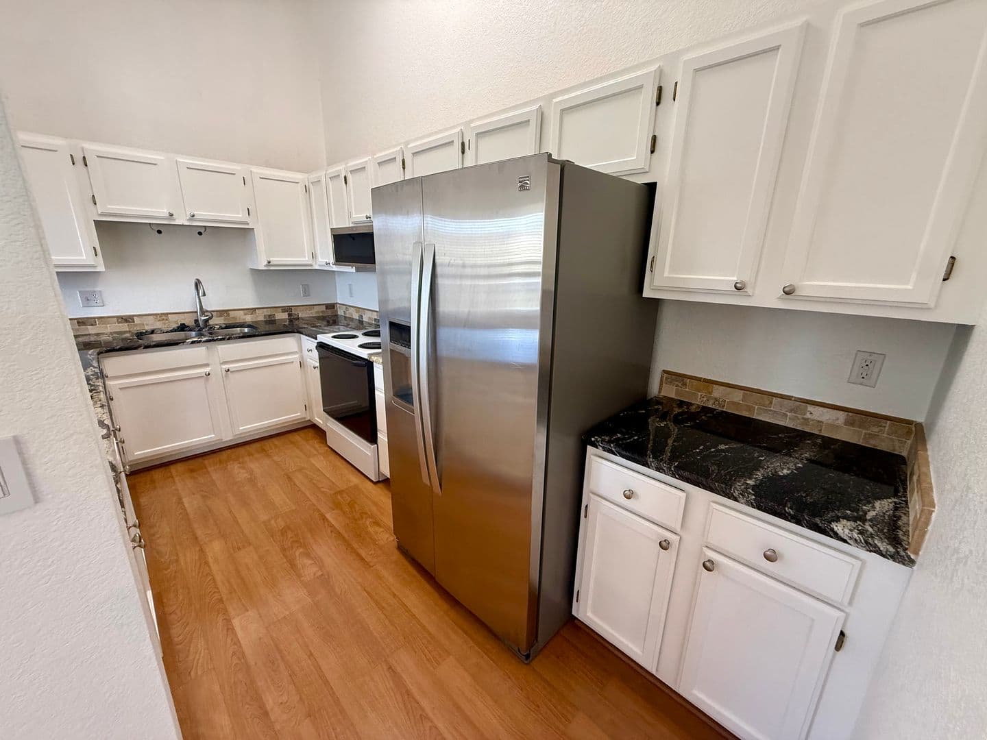 Golden House: 537 Canyon View Dr