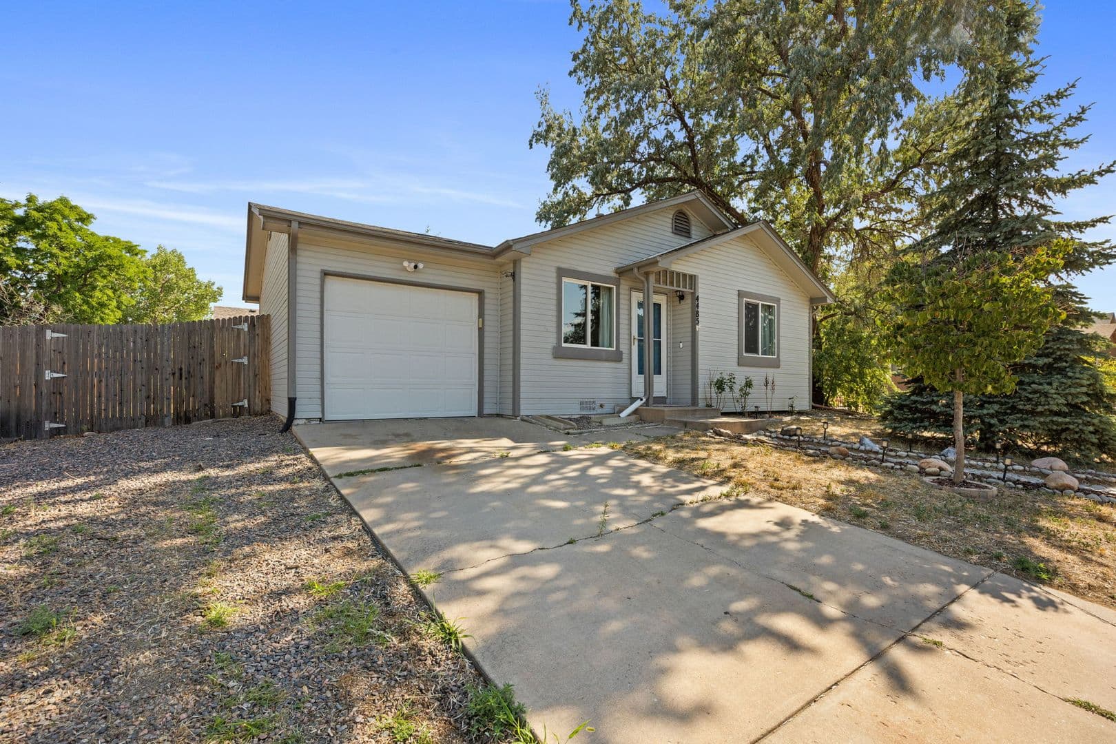 Aurora House: 4485 S Pagosa Circle