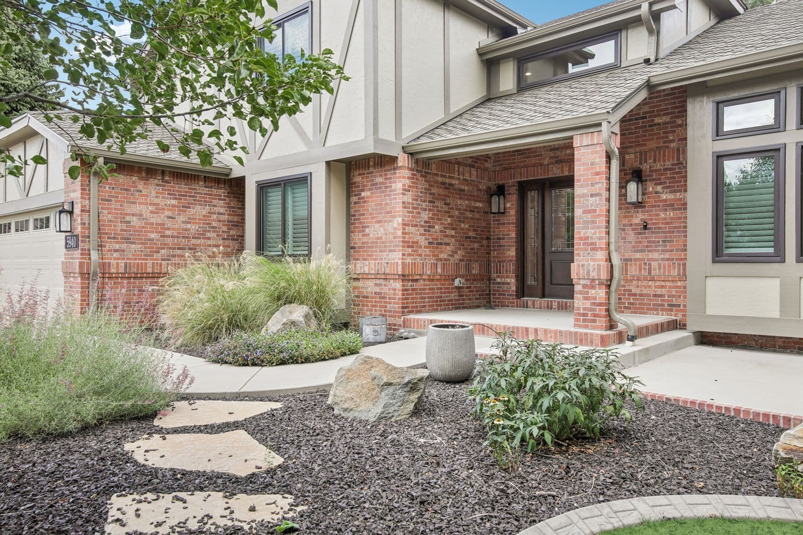 Littleton House: 5940 S Cimarron Way