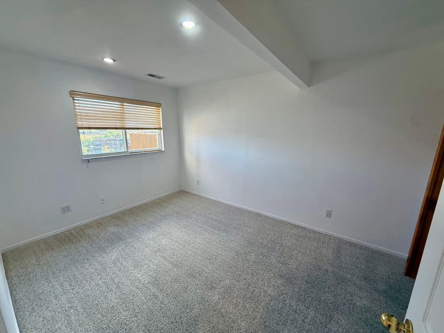 Golden House: 537 Canyon View Dr