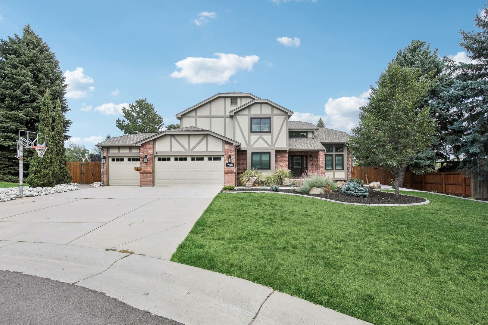 Littleton House: 5940 S Cimarron Way