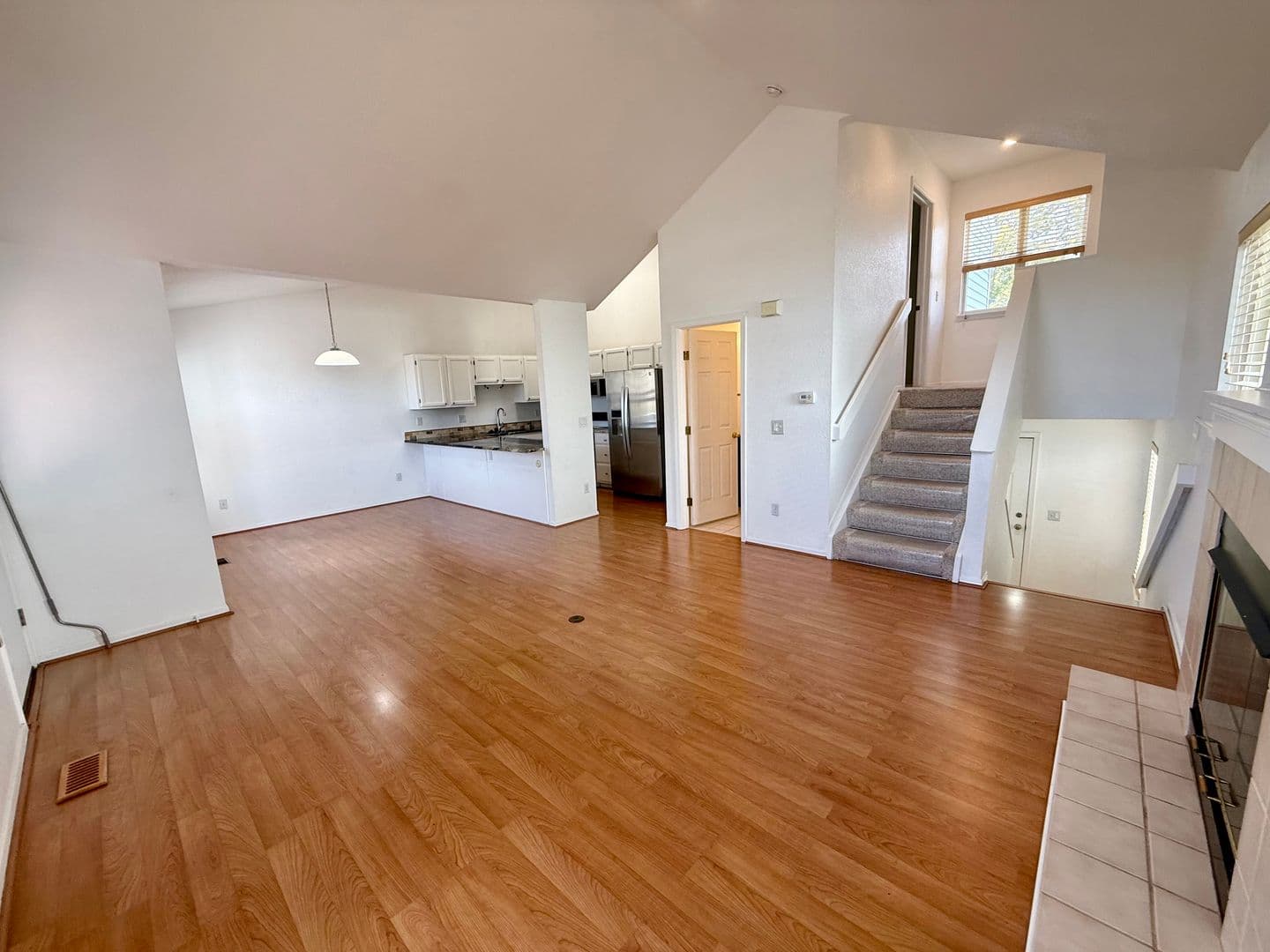 Golden House: 537 Canyon View Dr