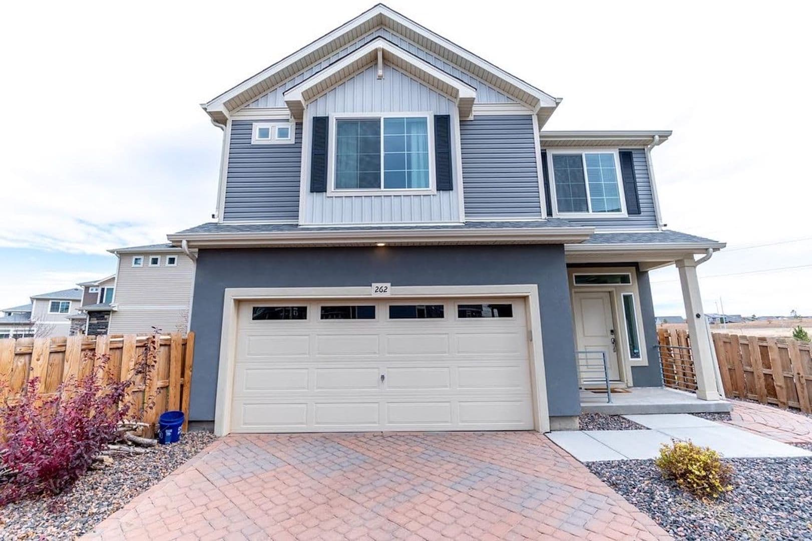 Aurora House: 262 S Old Hammer Ct