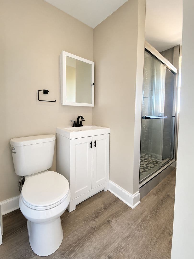 Chicago Apartment: 4363 N Kenmore Ave