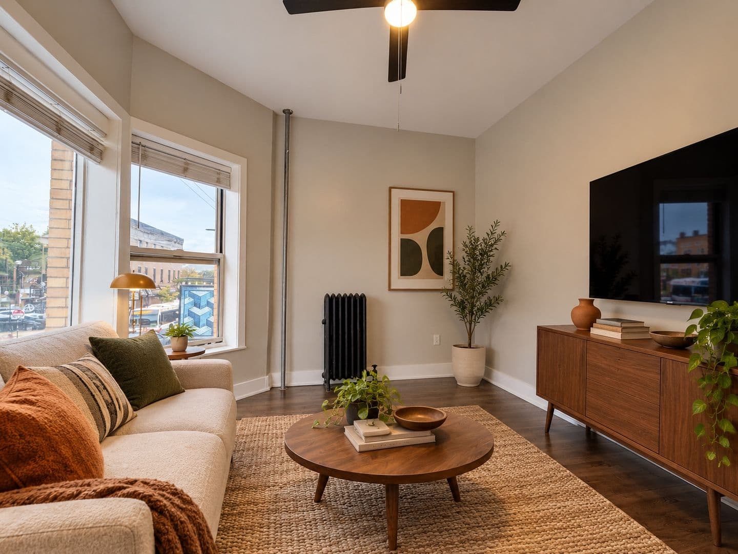 Chicago Apartment: 2309 N Milwaukee Ave