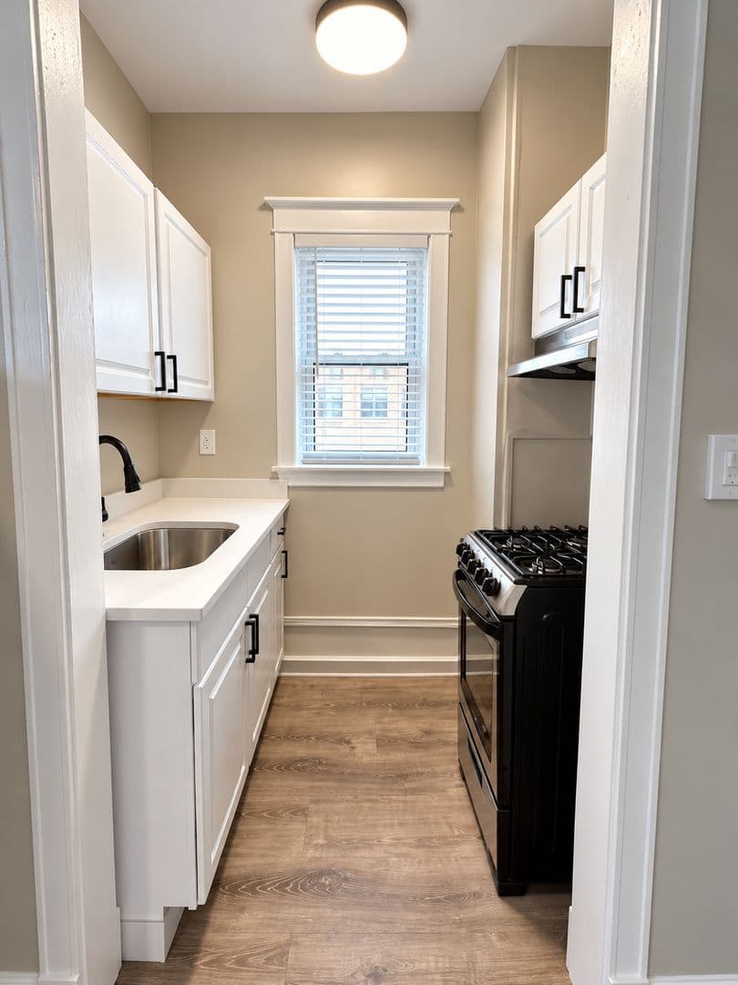 Chicago Apartment: 4363 N Kenmore Ave