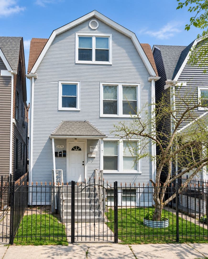 Chicago Apartment: 3636 W. Palmer St.