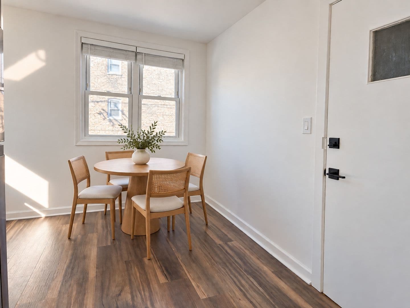 Chicago Apartment: 5646 N Jersey Ave