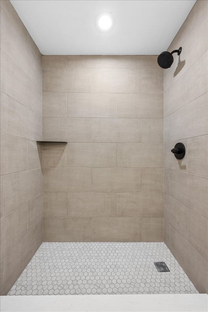 Chicago Apartment: 2601 N. California