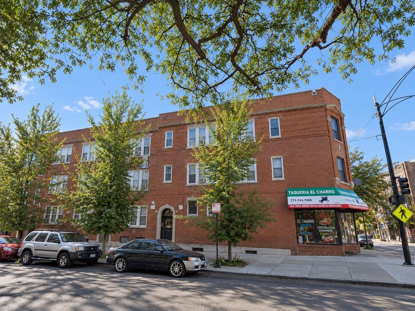 Chicago Apartment: 6657 N Clark St. / 1633-41 W. North Shore