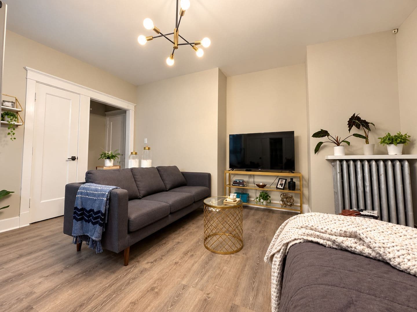 Chicago Apartment: 4363 N Kenmore Ave