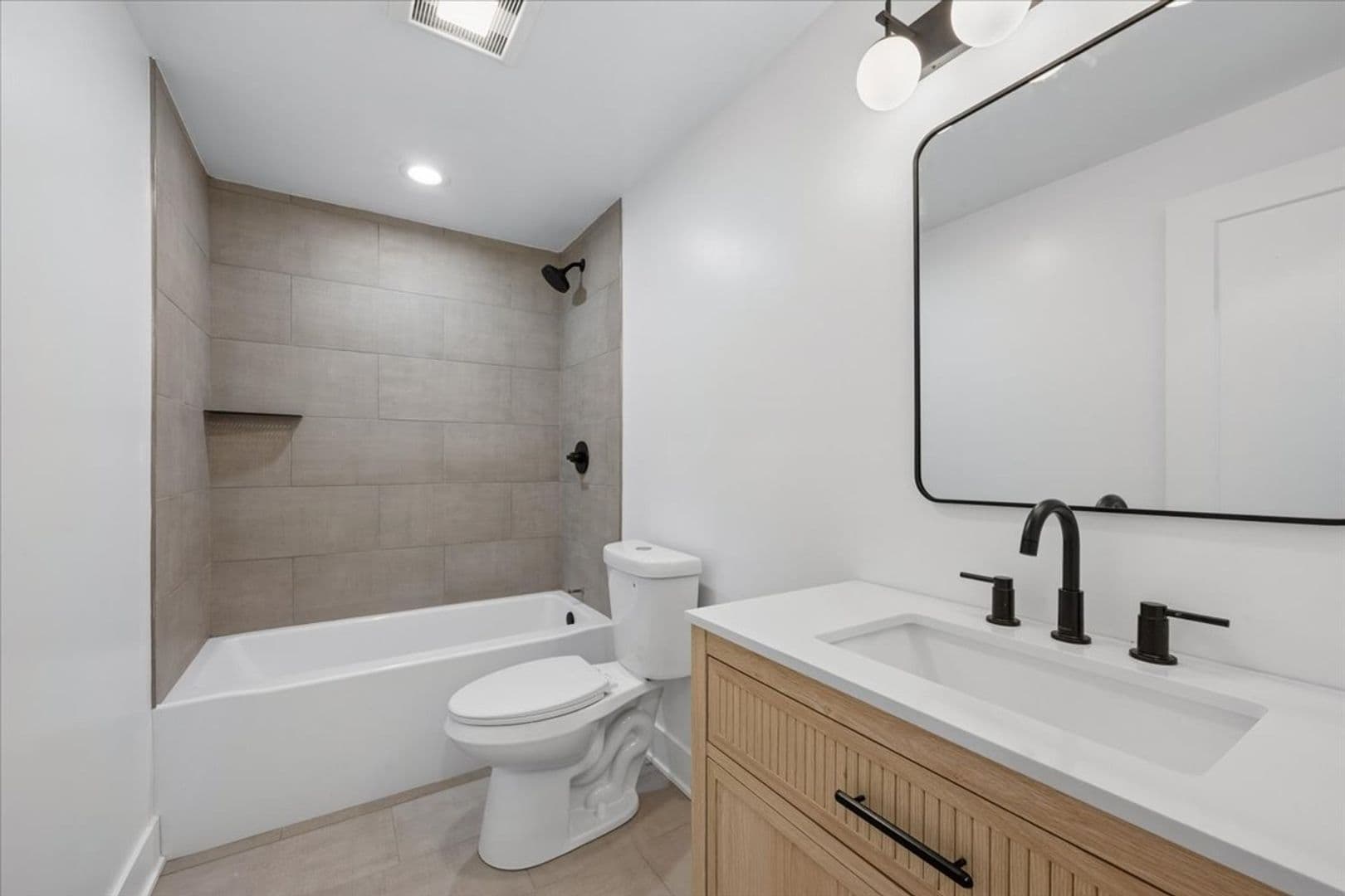 Chicago Apartment: 2601 N. California