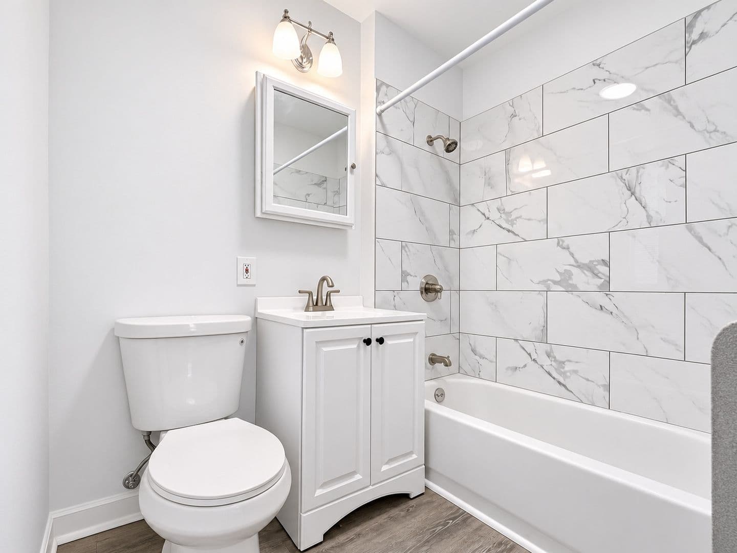 Chicago Apartment: 6657 N Clark St. / 1633-41 W. North Shore